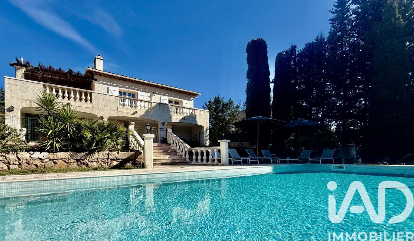 Villa 8 Pièce(s) Le Muy