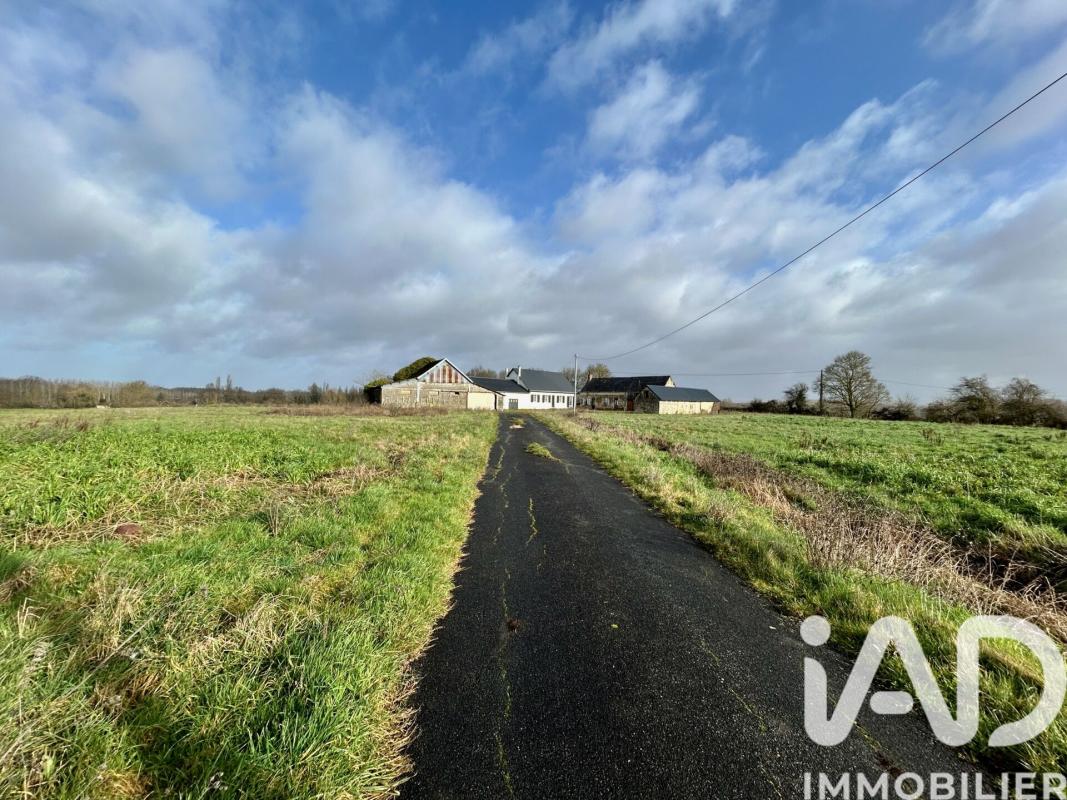 Maison 4 Pièce(s) Vernoil-le-Fourrier