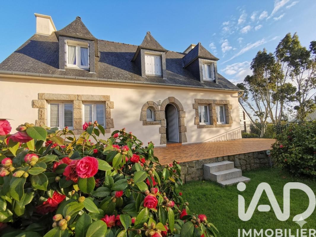 Maison traditionnelle 7 Pièce(s) La Roche-Jaudy