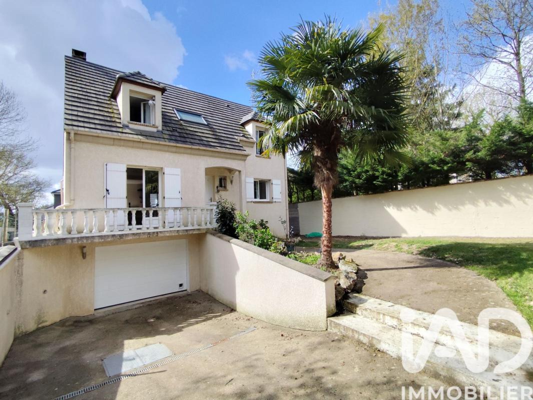 Maison 6 Pièce(s) Nozay