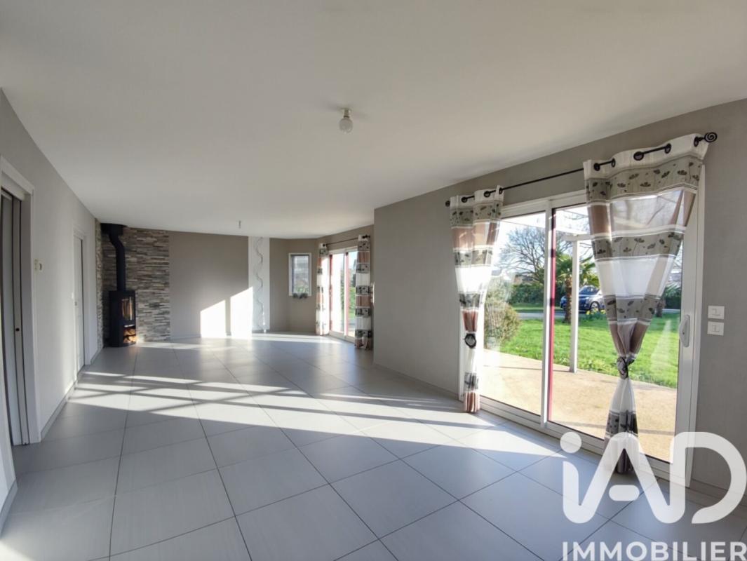 Maison 8 Pièce(s) Plougonven