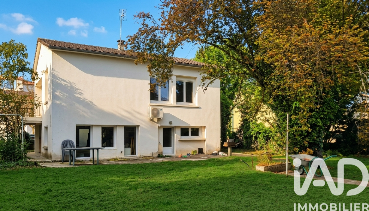 Maison 5 Pièce(s) Le Passage