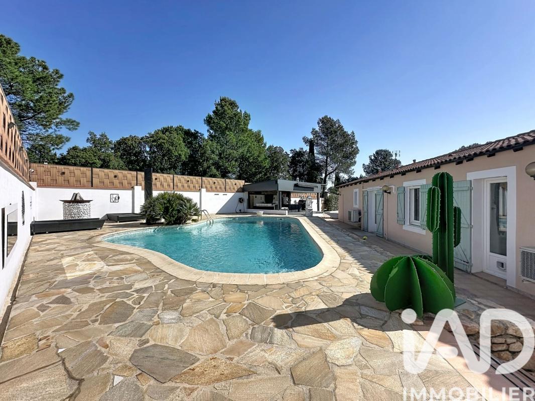Villa 8 Pièce(s) Roquebrune-sur-Argens