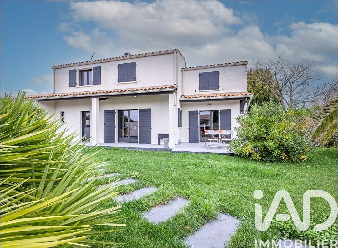 Demeure 8 Pièce(s) Nieul-sur-Mer