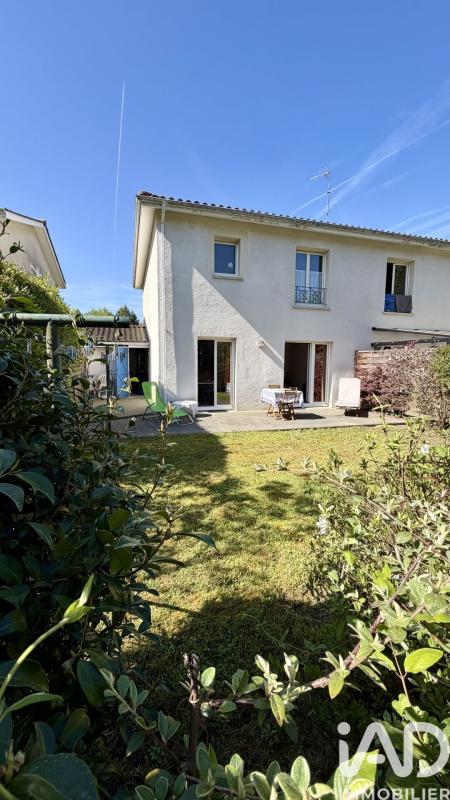 Maison 4 Pièce(s) Tosse