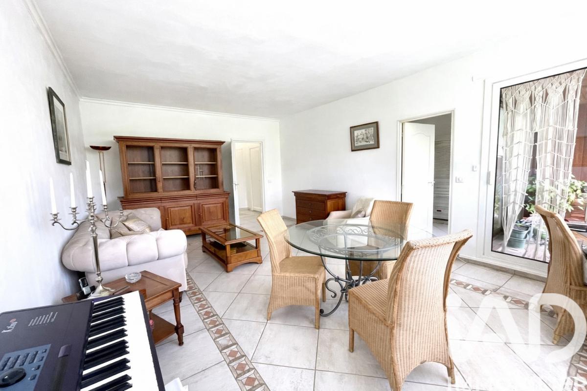 Appartement 2 Pièce(s) Le Coudray-Montceaux