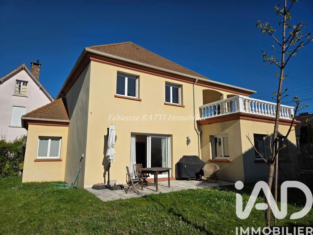 Maison 7 Pièce(s) Carrières-sur-Seine