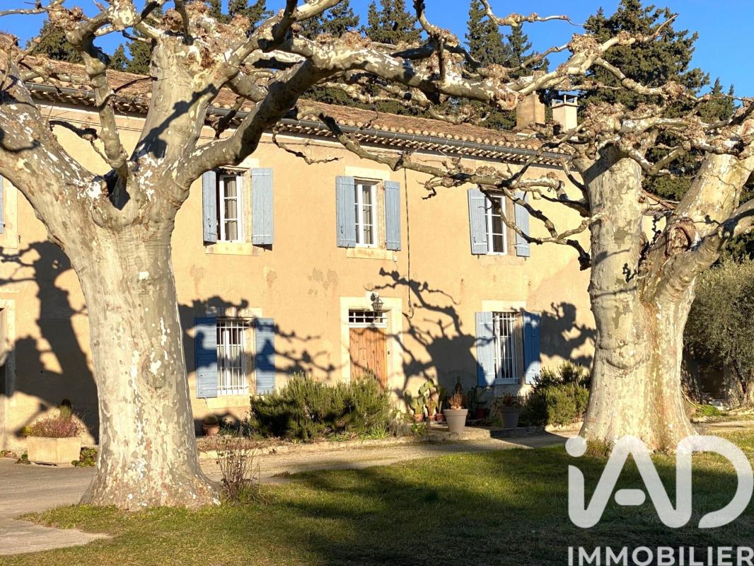 Maison provençale 18 Pièce(s) L'Isle-sur-la-Sorgue