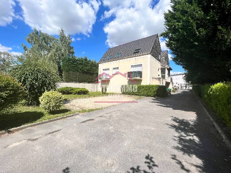 Parking — Villeparisis