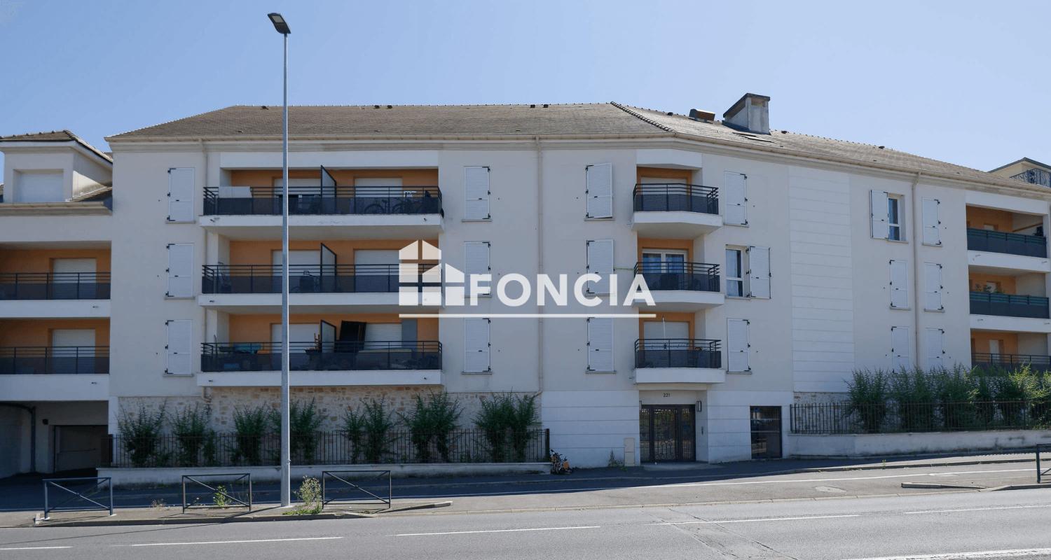 Dammarie-les-Lys : Investissez dans un 2 pièces d’environ 50 m² dans une résidence récente de 2017 avec terrasse et parking