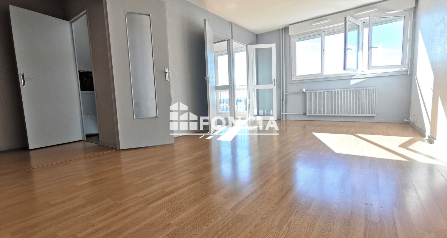 Appartement T3 2 chambres avec cave et garage