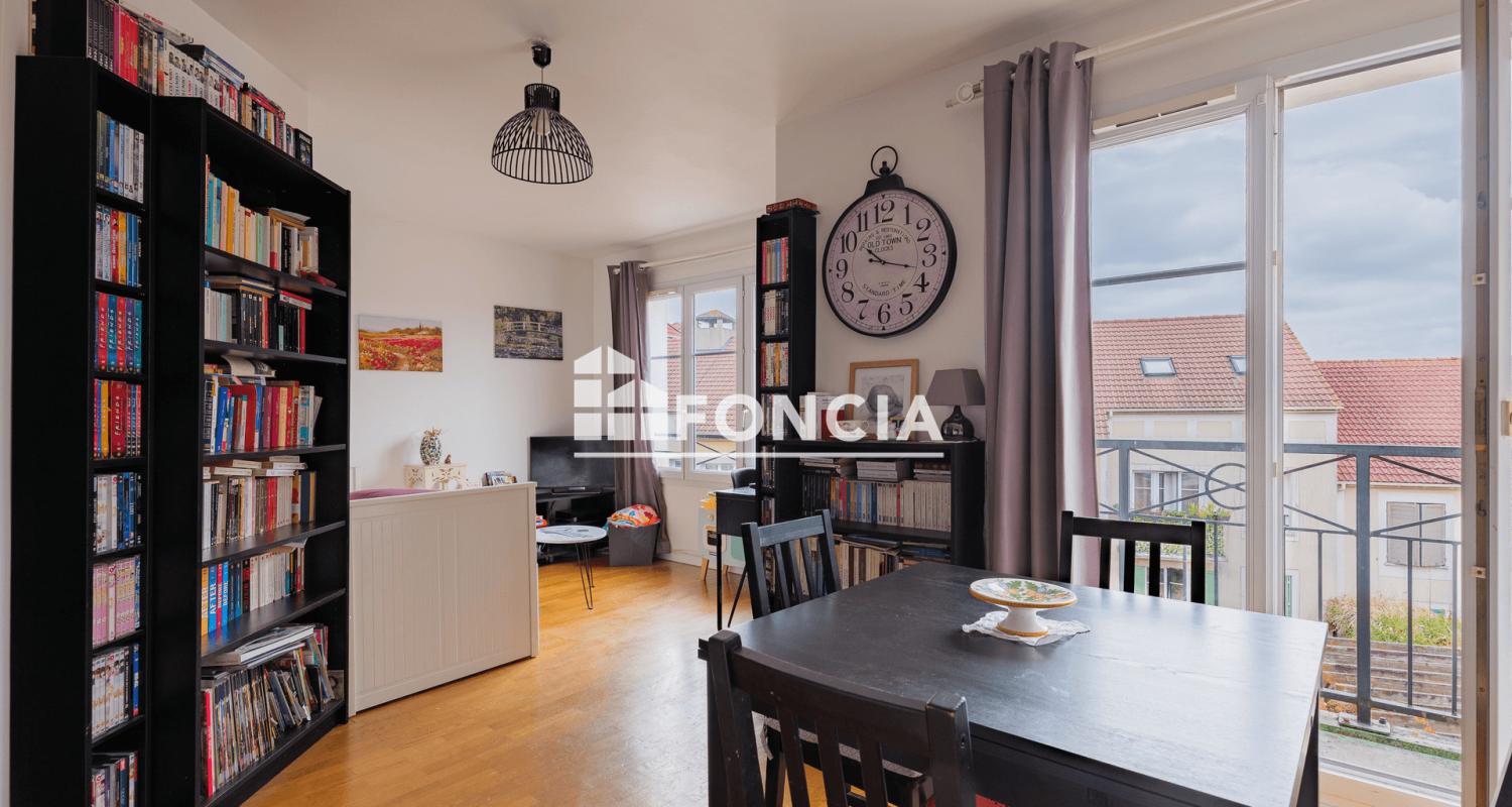 BAILLY-ROMAINVILLIERS - COMMERCES A PROXIMITE- APPARTEMENT 2 PIECES