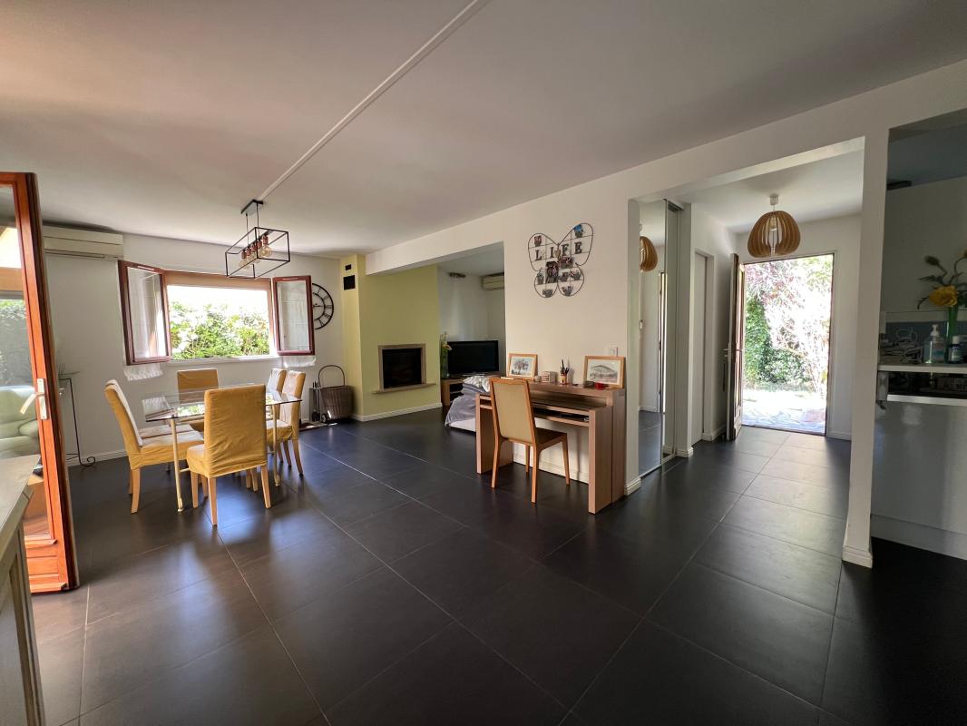 Maison À Vendre 4 chambres avec magnifique jardin au cœur de Guermantes!!