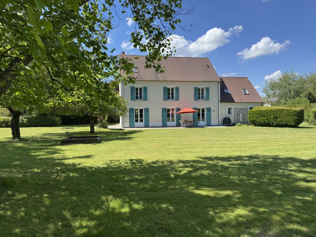 Maison : 6 chambres d'environ 190 m²