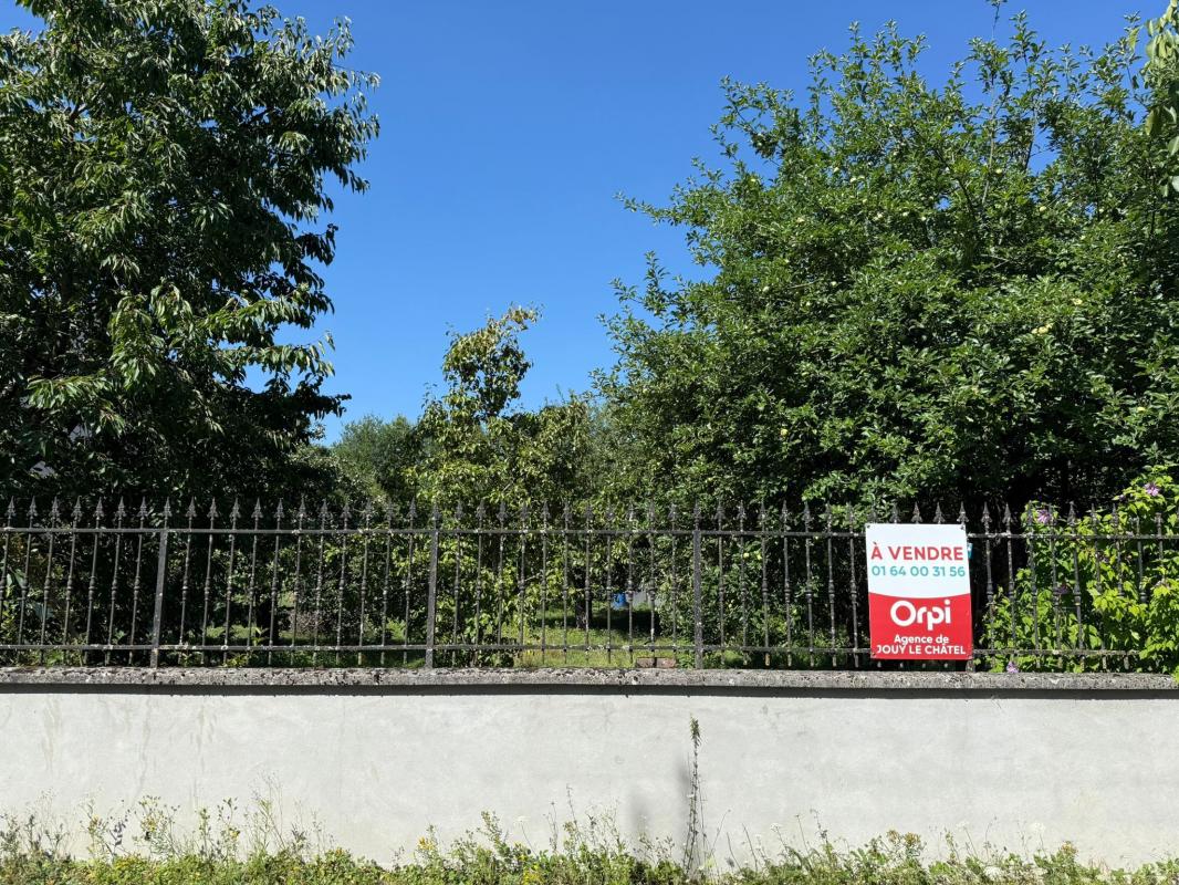 Terrain à bâtir 951m2 proche Jouy le Châtel