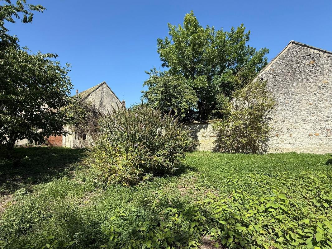 GRANGE + Terrain à Bâtir à vendre à 5 mn Donnemarie Dontilly