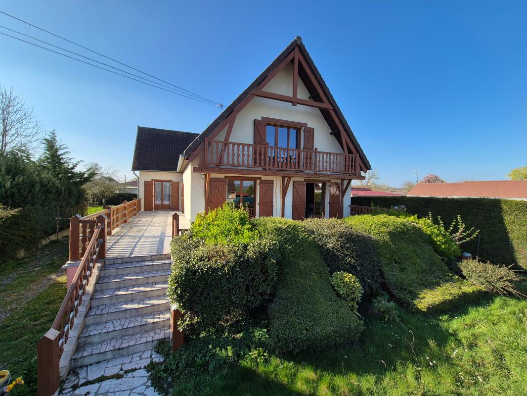 Maison À Vendre avec double logement – idéale famille ou investissement