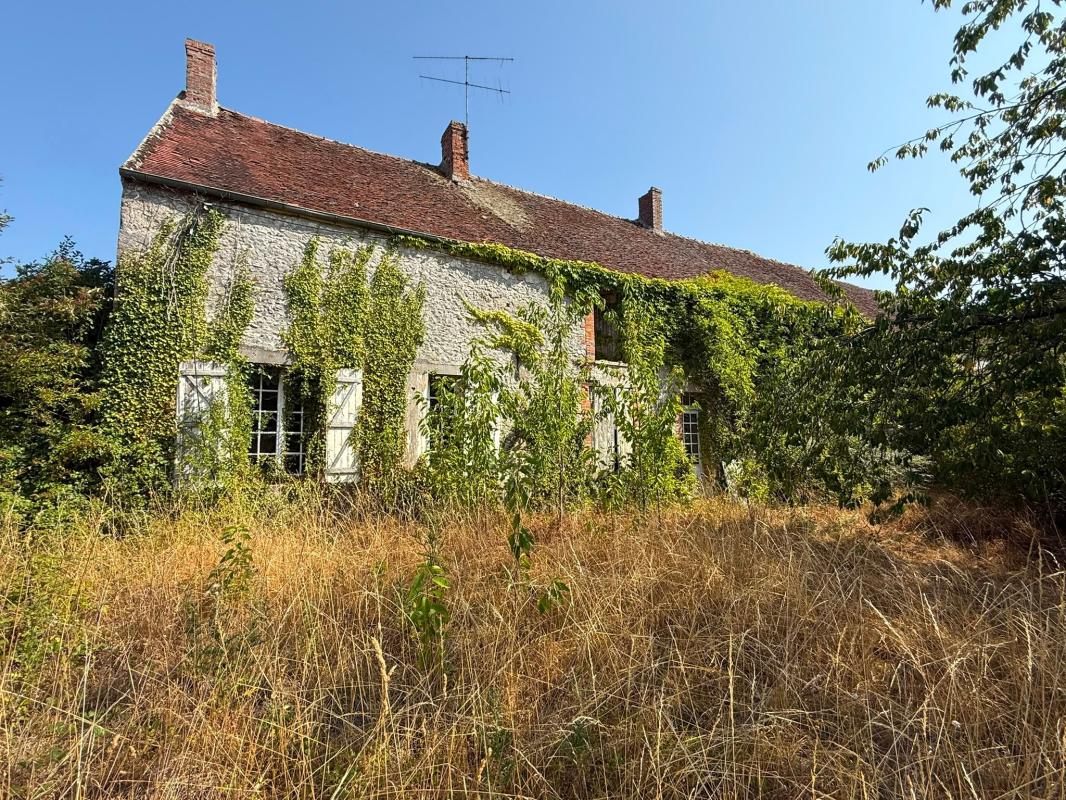 Corps de ferme à réhabiliter proche Provins