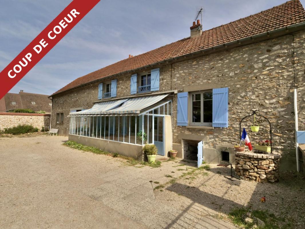 MAISON EN PIERRE