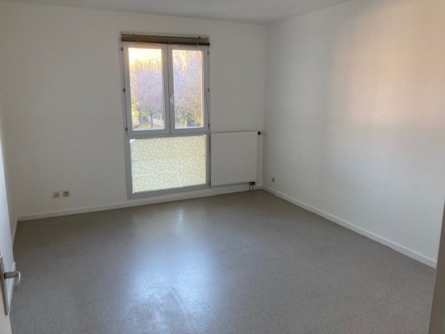 STUDIO 30 M2 ECUELLES