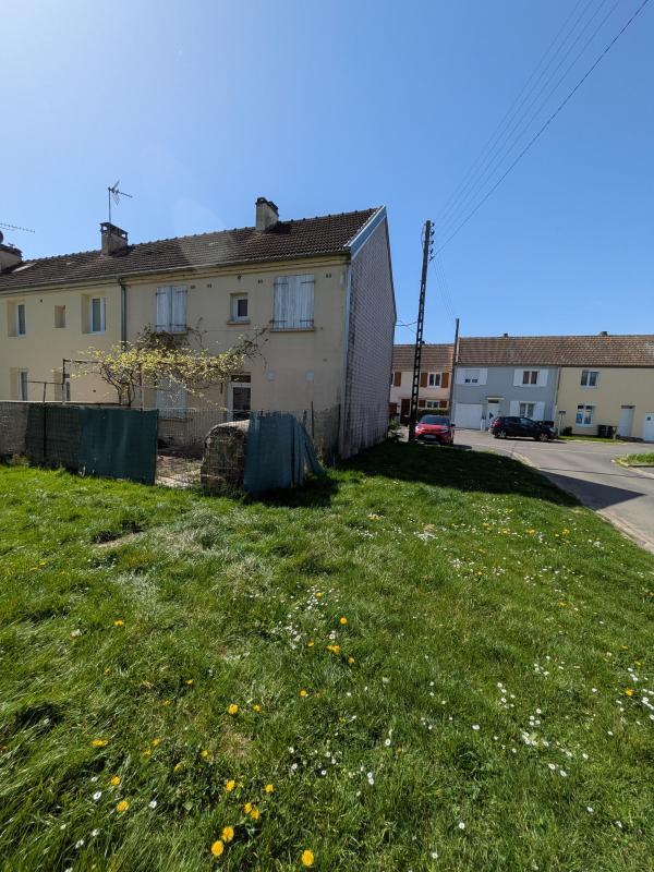 MAISON 4 PIECES AVEC Garage et Jardin