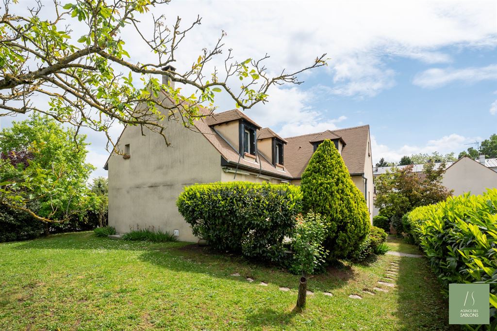 Maison 180m² — Montesson