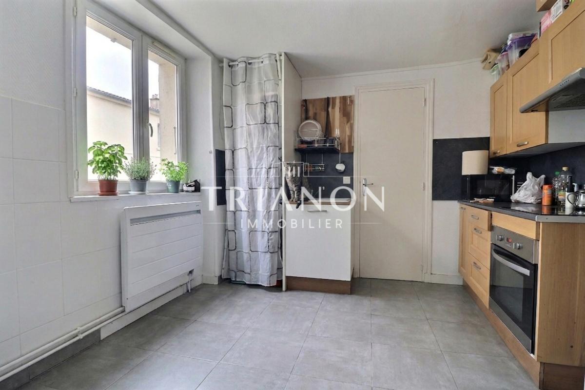 STUDIO AVEC PIÈCE ANNEXE À TRIEL-SUR-SEINE