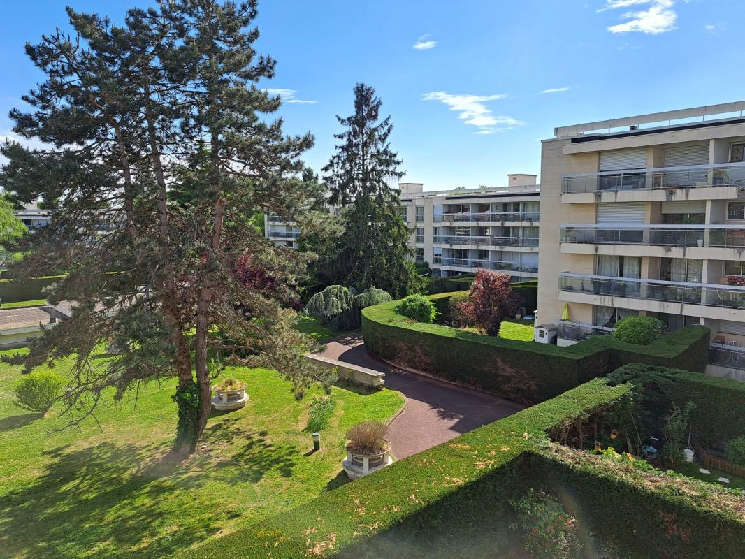 Bel appartement lumineux, calme et beaux volumes