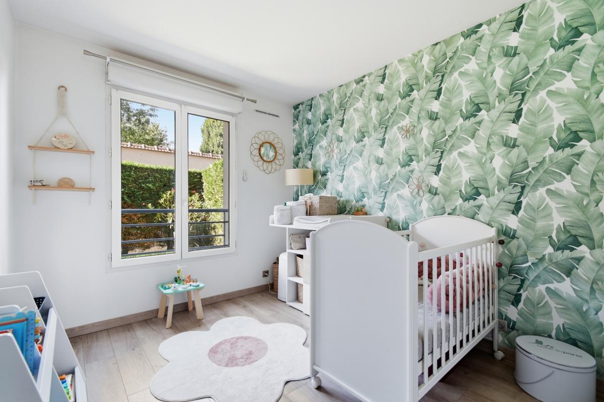 TRES BEAU REZ-DE-JARDIN DE 5 PIECES A SAINT-CYR-L'ECOLE AVEC DOUBLE BOX ET CAVE