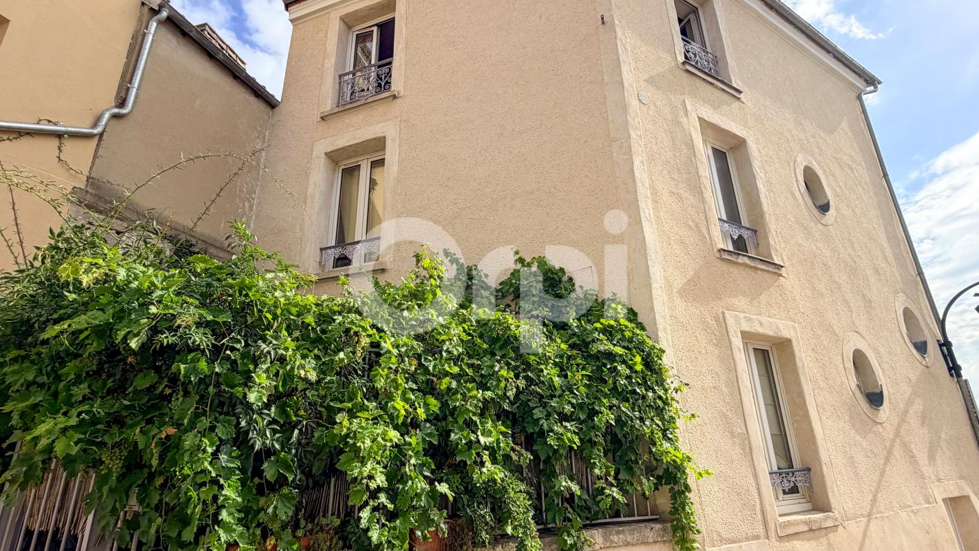 Maison ancienne avec cour et cave a vendre sur Vernouillet