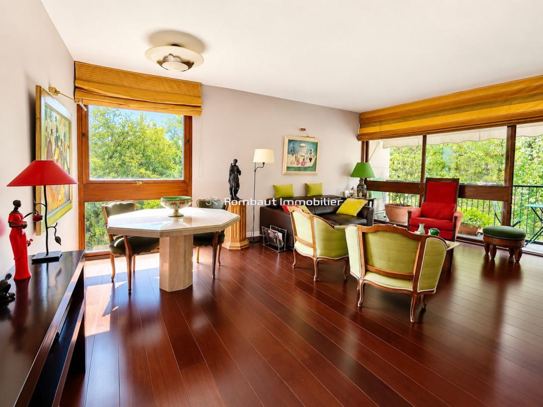 Appartement soigné en pignon, lumineux et calme