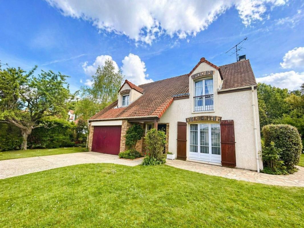 Maison de charme À Vendre à Bailly