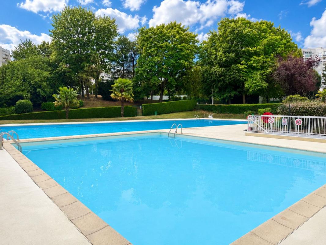 A VENDRE - MARLY-LE-ROI – 3 PIÈCES – 65 M² – 2 CHAMBRES – BALCON – PARKING – CAVE – PISCINE & TENNIS