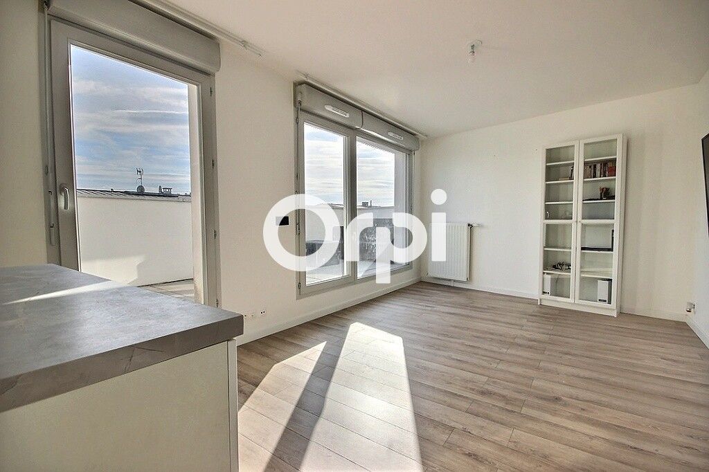 DERNIER ETAGE avec TERRASSE