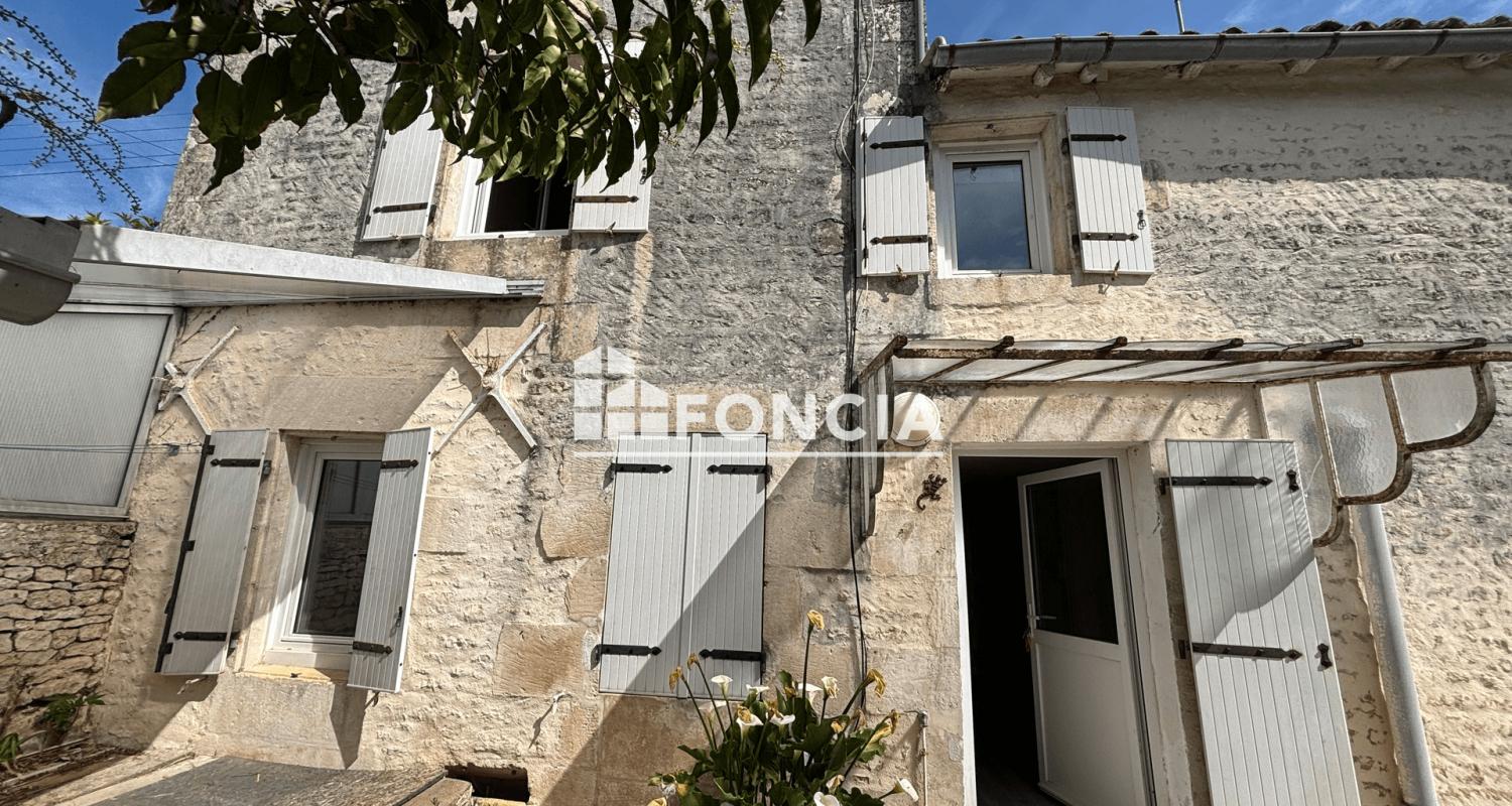 Niort petite maison de ville à rafraîchir