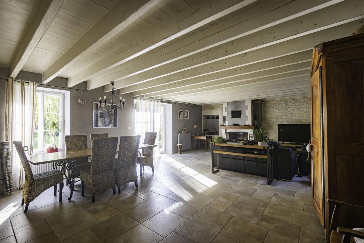 Secteur Prahecq Belle propriété de 154 m² environ avec dépendances et 1 gite de 34 m²