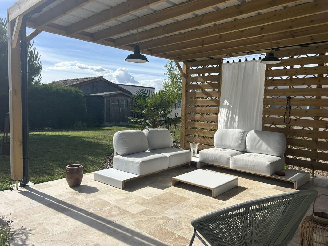 En exclusivité Magné Beau pavillon de plain-pied avec jardin et garage
