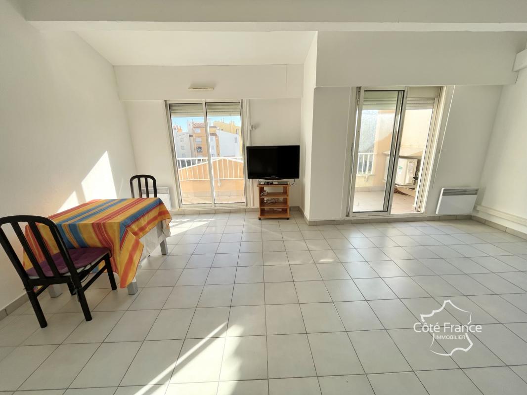Spacieux Duplex de 2 Chambres sur le QUARTIER SAINT MARTIN - Photo 3