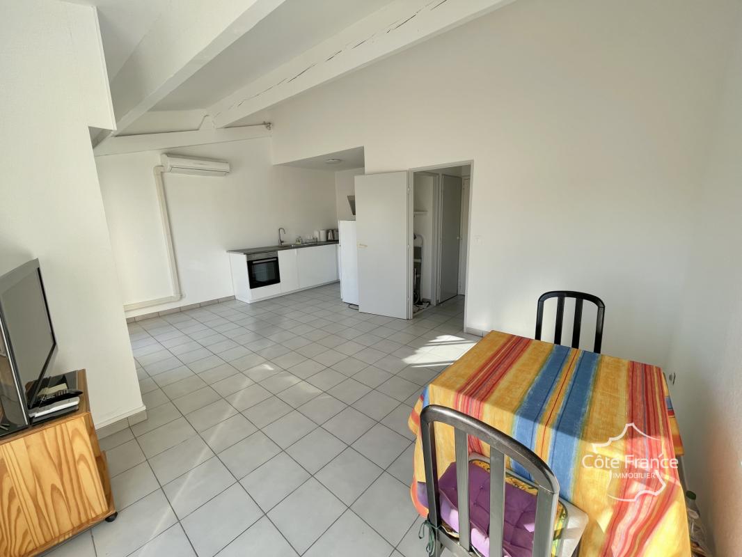 Spacieux Duplex de 2 Chambres sur le QUARTIER SAINT MARTIN - Photo 4