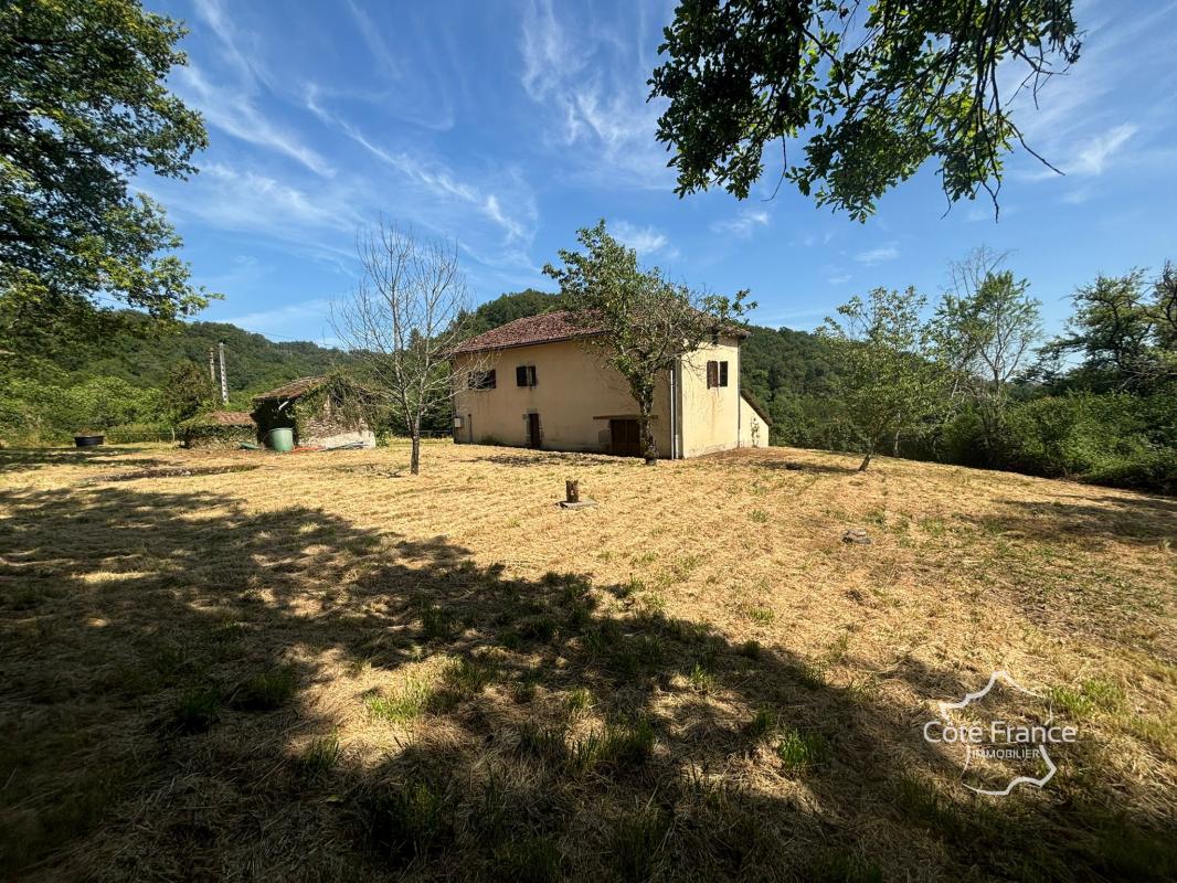 Très charmante maison Auvergnate à rénover, avec beau jardin - Photo 2