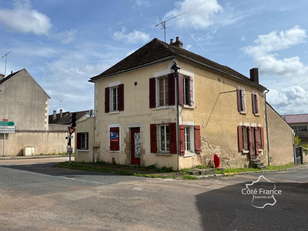 Ancien restaurant avec partie habitation et fort potentiel d