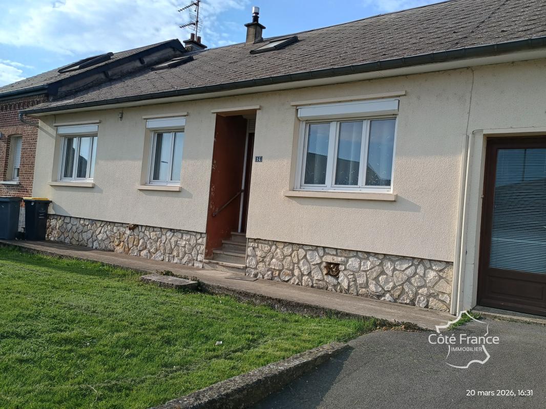 AISNE - SAINS-RICHAUMONT - Maison de village mitoyenne