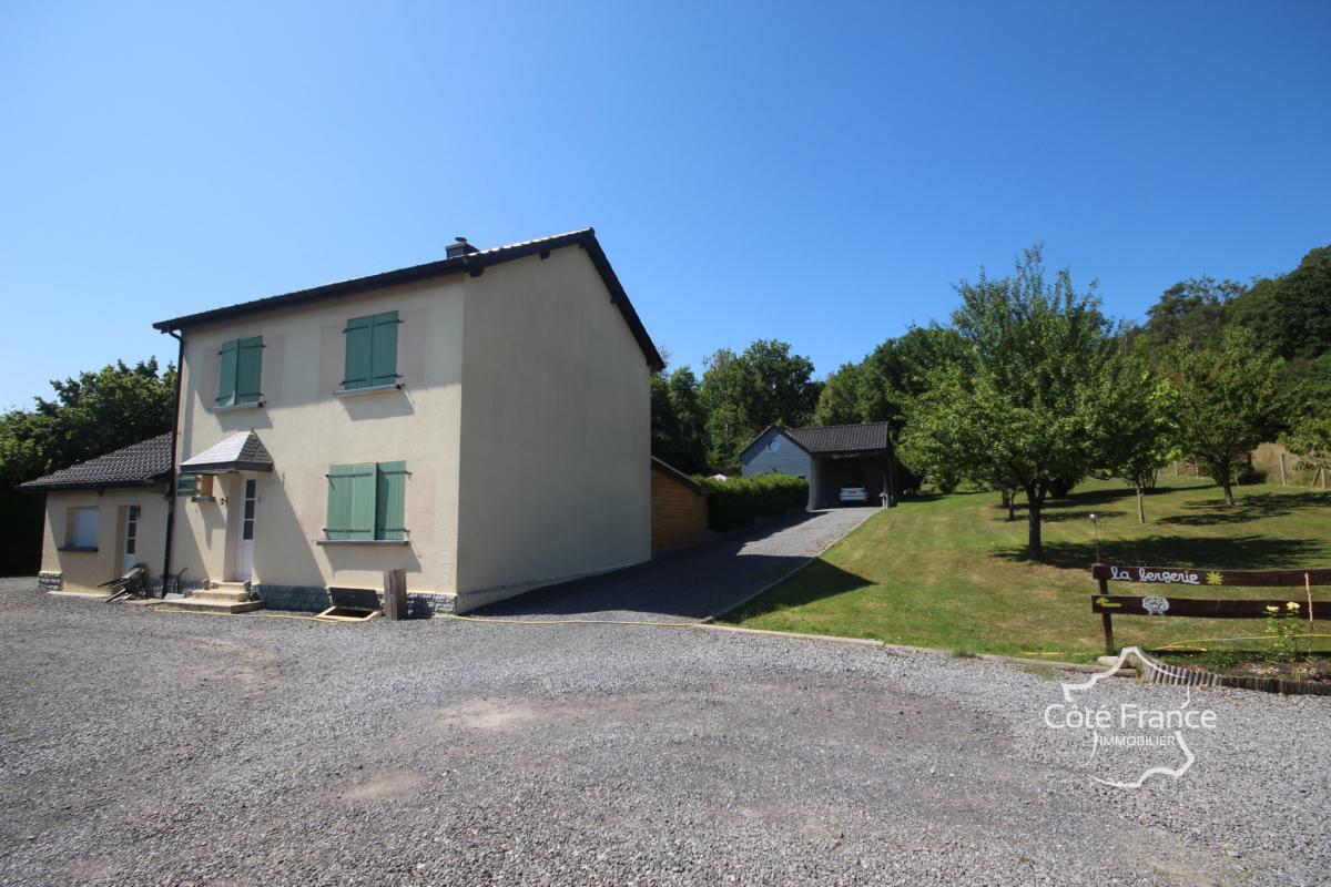 ENSEMBLE IMMOBILIER maison individuelle 4 chambres et un gît