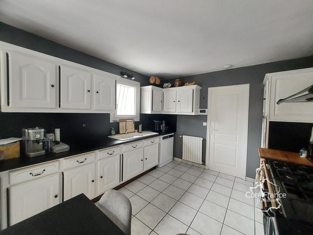 SOUS OFFRE - Maison grand terrain, piscine et garage - Photo 2