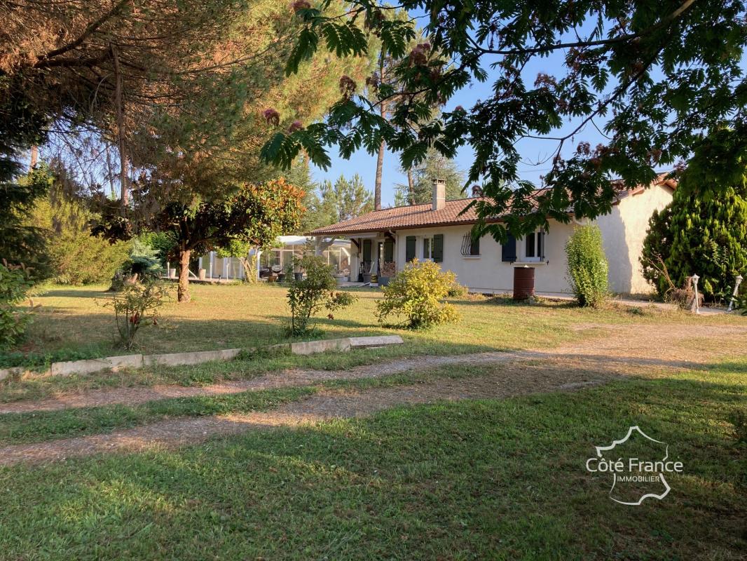 SOUS OFFRE - Maison grand terrain, piscine et garage - Photo 4