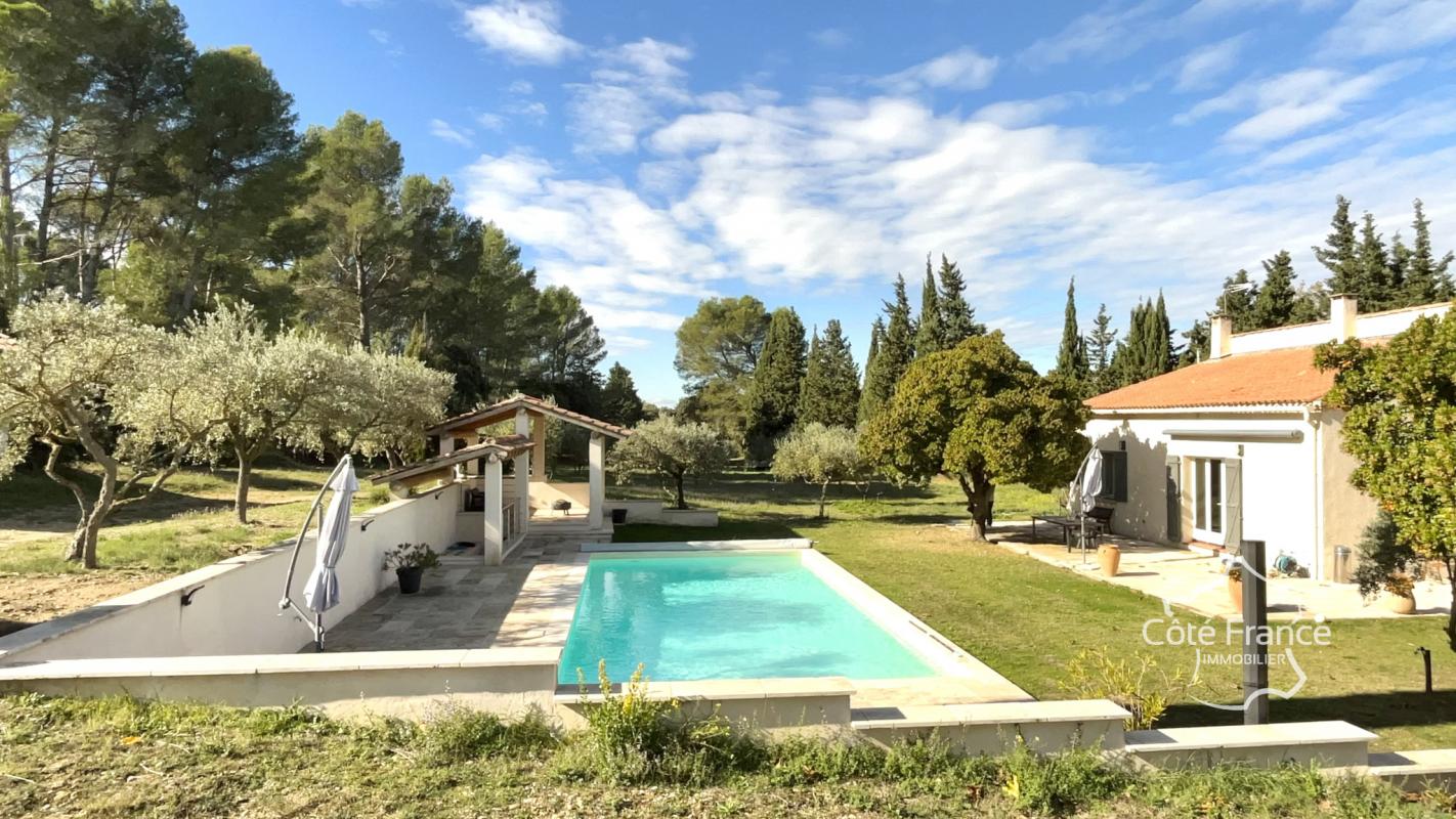 Villa Provençale - 145 m2 - 4 chambres - 5000 m2 extérieur -