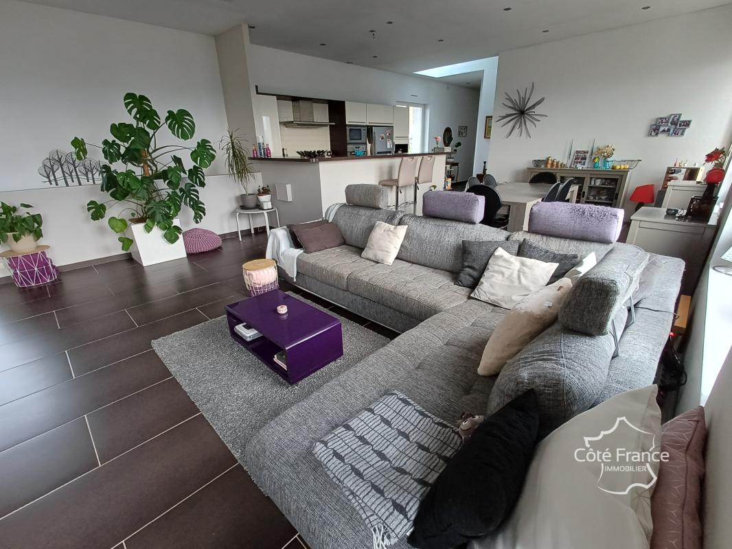 Loft de 129 m2 entièrement rénové, comprenant 4 pièces, dont - Photo 3