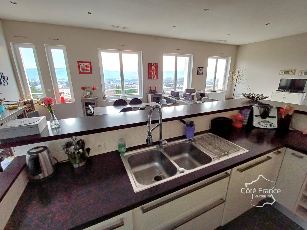 Loft de 129 m2 entièrement rénové, comprenant 4 pièces, dont - Photo 5