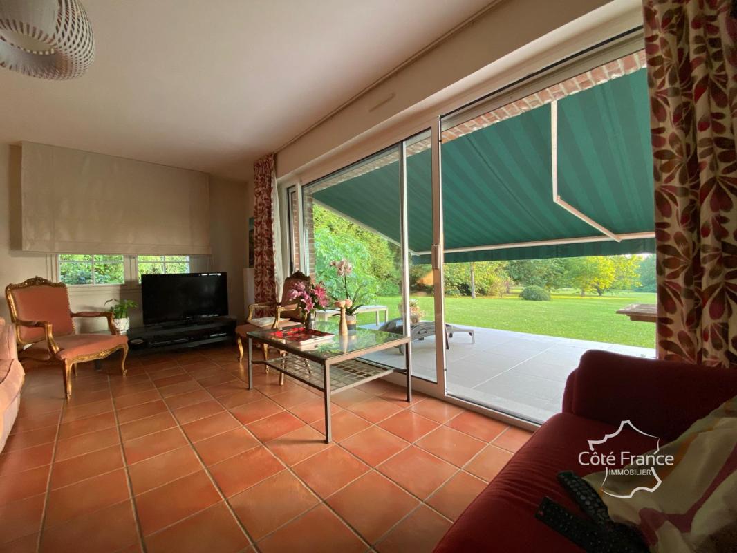 Villa dans un parc paysagé - Photo 5