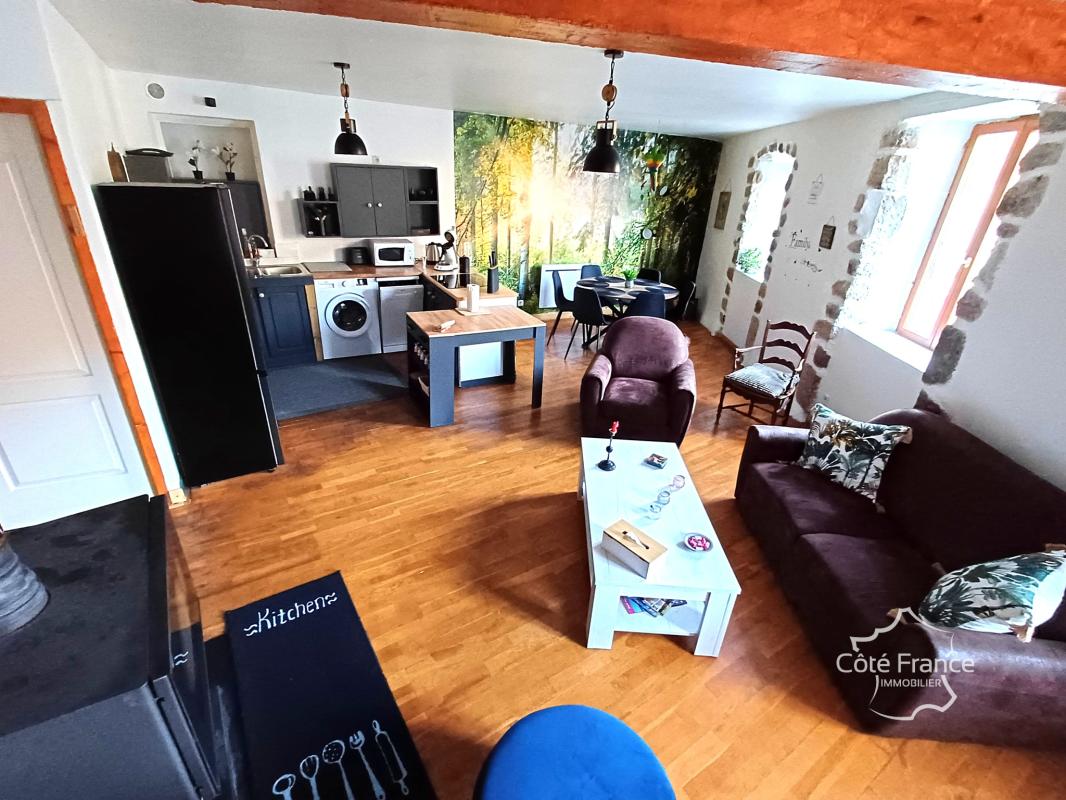 Immeuble de rapport de 160 m2 en pierres et composé de trois - Photo 2